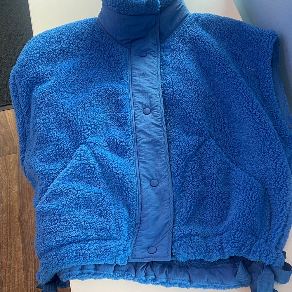 NWT Free People Cozy Royal Blue Sherpa Vest with bows large
